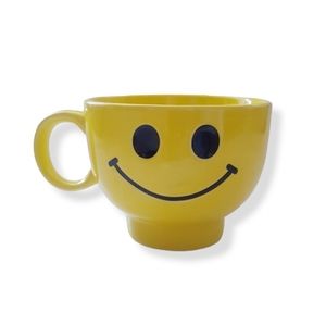 HAPPY FACE Yellow Mug